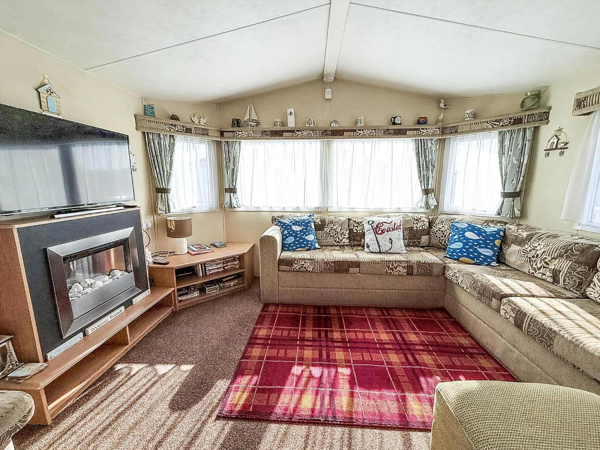 Caravan With Decking At Manor Park In Hunstanton, Sleeps 6 Ref 23045B Exterior photo