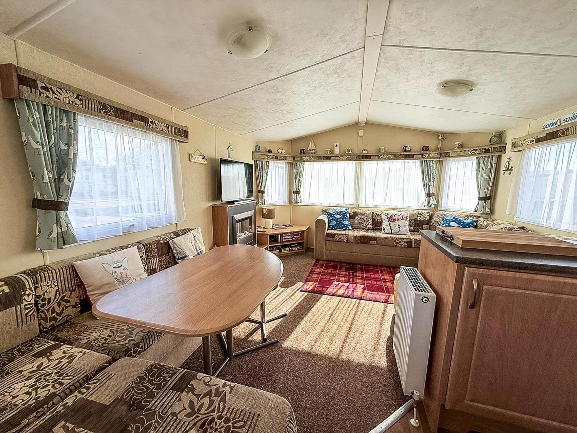 Caravan With Decking At Manor Park In Hunstanton, Sleeps 6 Ref 23045B Exterior photo